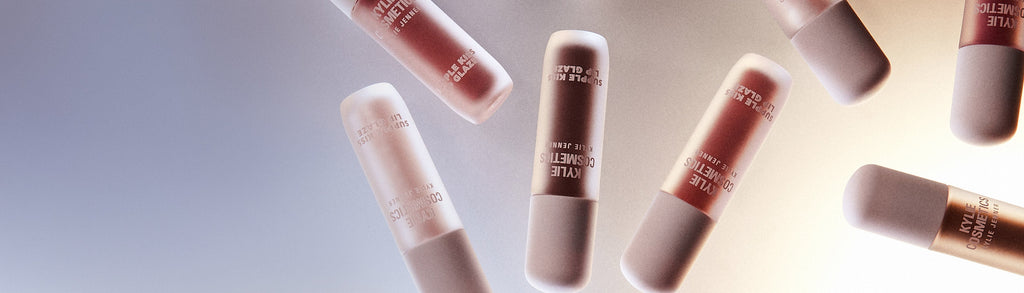 kylie jenner lip gloss c haters will say theyre the same  , products mentioned:, @kyliecosmetics glossy kits: Kylie, Comes Naturally , #kyliecosmetics #kylielipkit #lipcombo #makeup #newmakeup delivering a high Lip Glosses | Kylie Cosmetics