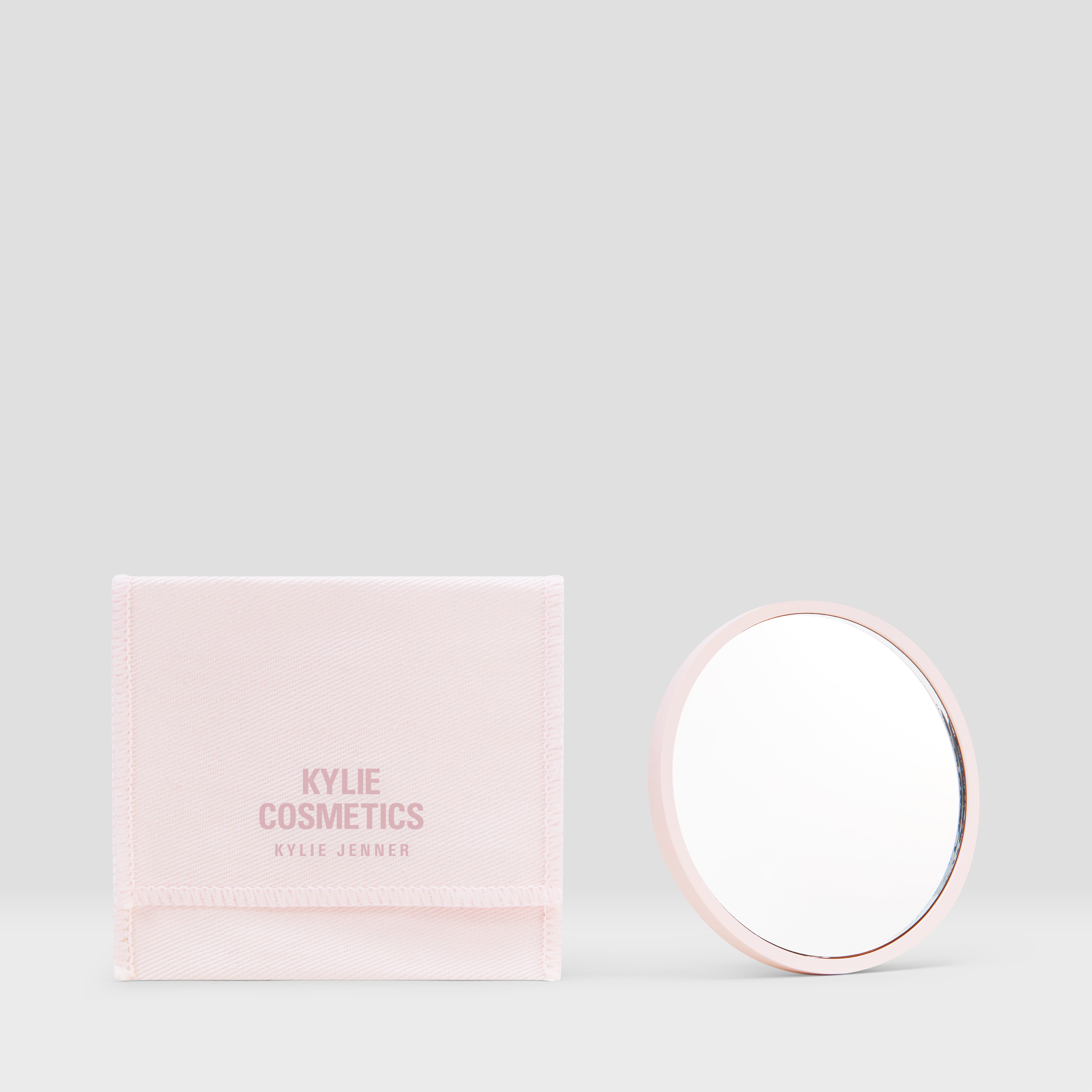 新品未使用✨100ml Kylie cosmeticsフレグランス&コスメポーチ Kylie Cosmetics】超ーーーレア 化粧ポーチ 【公式通販】