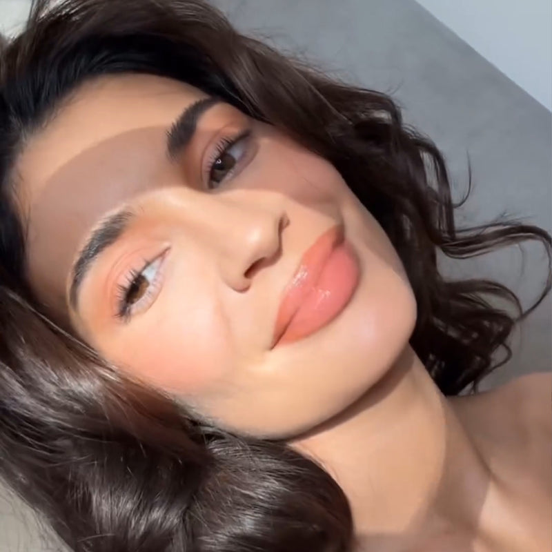 <kylie's peachy glam look>|<kylies-peachy-glam-look>