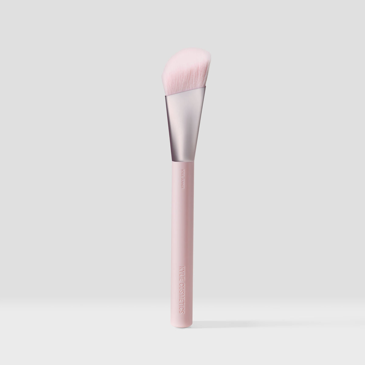 Kylie Cosmetics Skin Tint Brush 03 - as seen on @kyliecosmetics's video