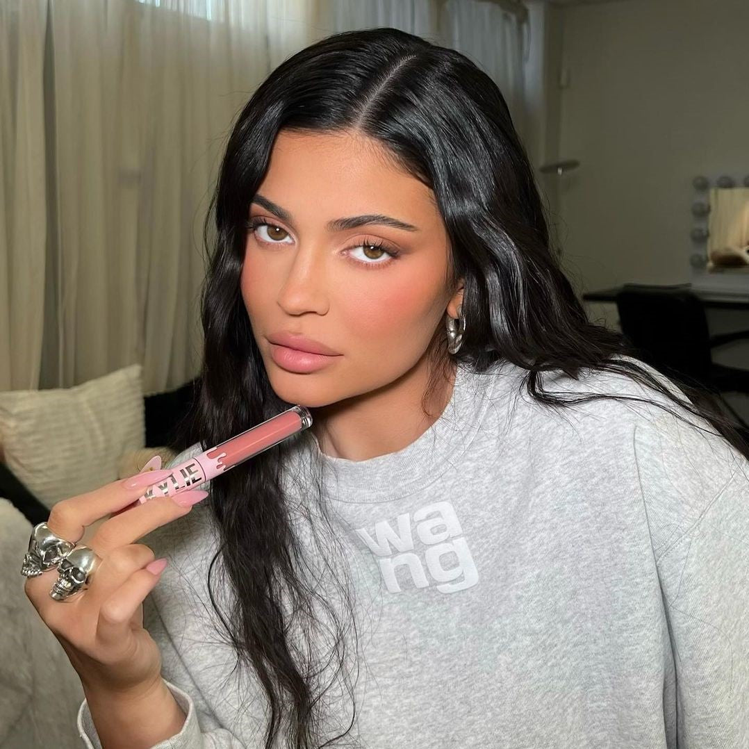Kylie's Extraordinary Look | Kylie Cosmetics by Kylie Jenner